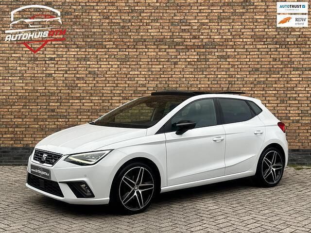 Wit Gebruikt 2019 Seat Ibiza Beats Hatchback | € 17.950 (Eerlijke prijs) - Afbeelding 1/4