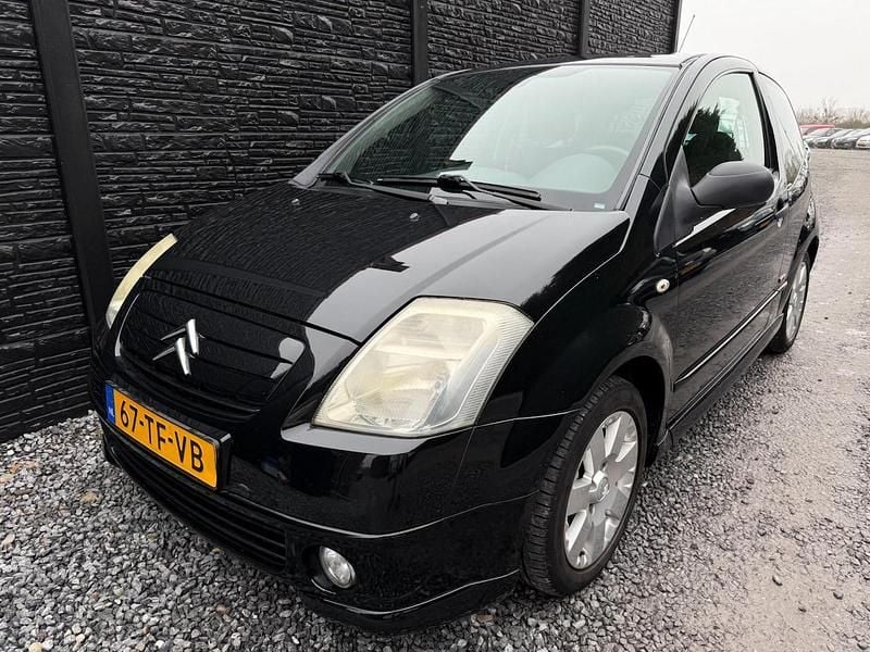 Zwart Occasion 2006 Citroën C2 VTR Sport Hatchback | € 2.100 (Eerlijke prijs) - Afbeelding 1/4