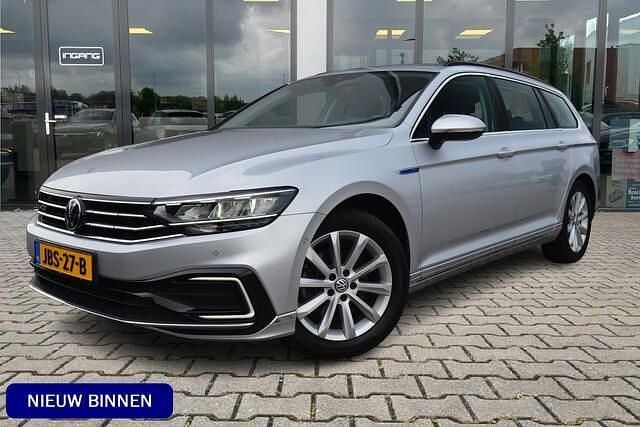 Grijs Gebruikt 2021 VW Passat Business Stationwagen | € 21.900 (Goede deal) - Afbeelding 1/4