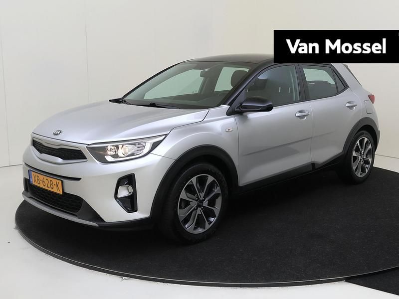 Grijs Gebruikt 2018 Kia Stonic SUV | € 15.735 (Iets duurder) - Afbeelding 1/4