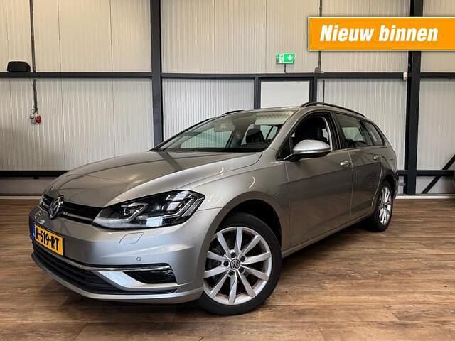 Grijs Occasion 2018 VW Golf VII Highline Stationwagen | € 16.490 (Eerlijke prijs) - Afbeelding 1/4