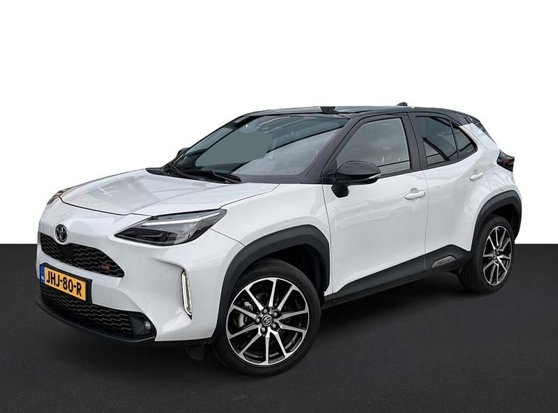 Grijs Gebruikt 2024 Toyota Yaris Sport SUV | € 31.445 - Afbeelding 1/4