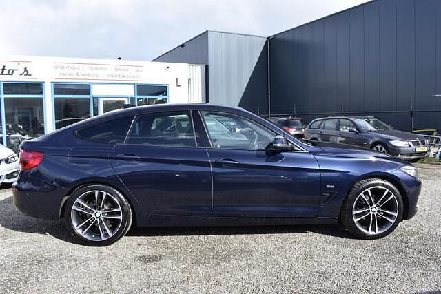Occasion BMW 320 Executive 184 PK (135 kW) 2018 Blauw Hatchback