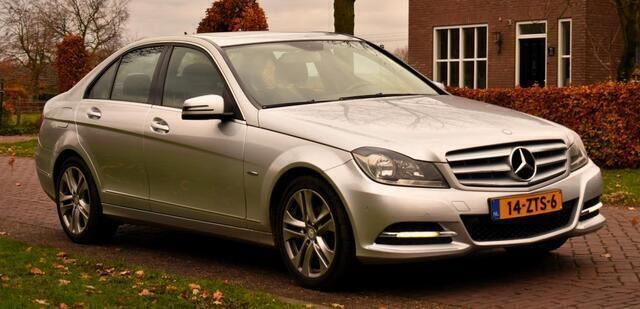 Grijs Gebruikt 2012 Mercedes C180 Avantgarde Sedan | € 9.000 (Goede deal) - Afbeelding 1/4