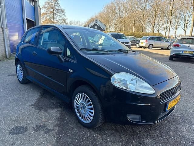 Occasion Fiat Grande Punto 78 PK (57 kW) 2006 Zwart Hatchback