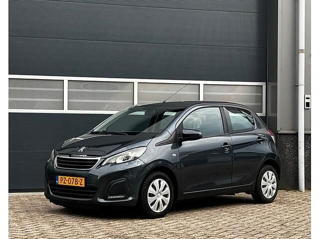 Grijs (metallic) Gebruikt 2016 Peugeot 108 Envy Hatchback | € 5.950 (Eerlijke prijs) - Afbeelding 1/4