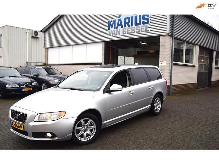 Gebruikt 2009 Volvo V70 Momentum Stationwagen | € 3.500 (Eerlijke prijs) - Afbeelding 1/4