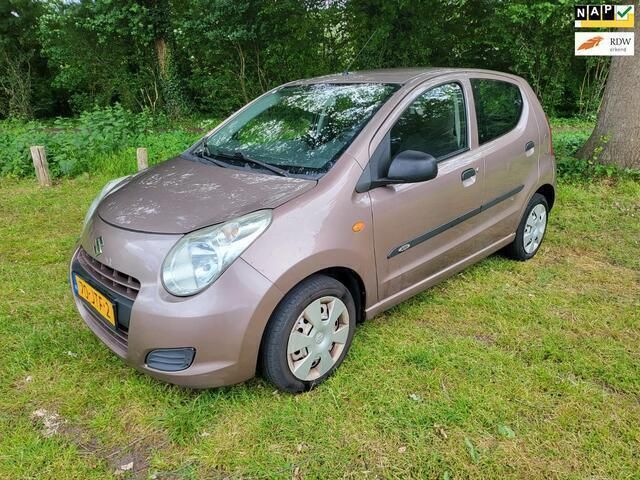 Bruin Gebruikt 2009 Suzuki Alto Hatchback | € 2.150 (Eerlijke prijs) - Afbeelding 1/4
