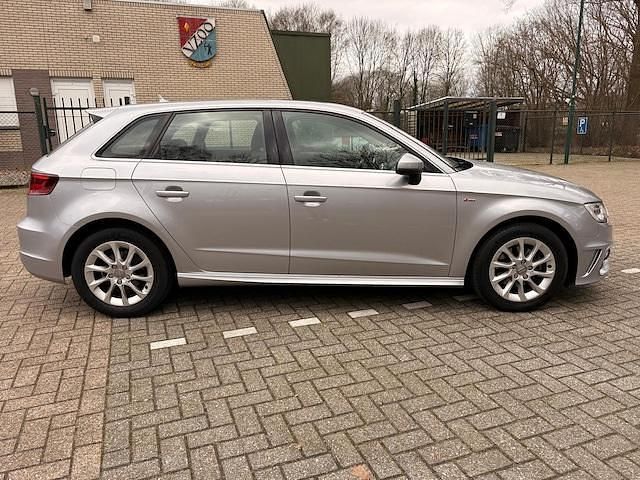 Occasion Audi A3 Sportback Sport 2017 Grijs (metallic) Hatchback