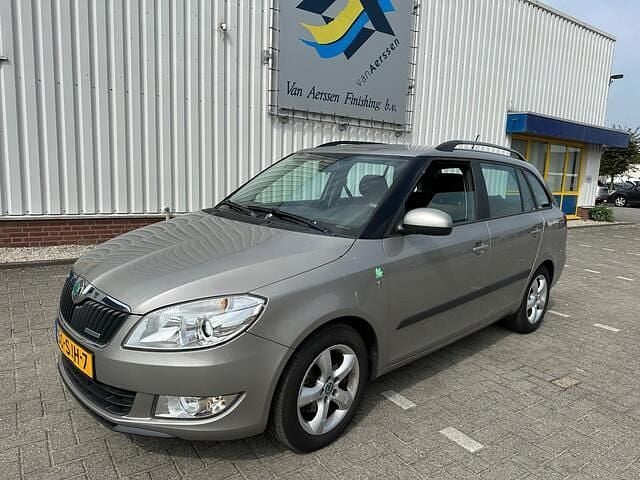 Beige Gebruikt 2011 Skoda Fabia GreenLine Stationwagen | € 1.990 (Eerlijke prijs) - Afbeelding 1/4