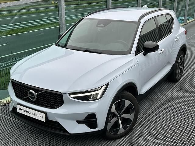 Blauw Gebruikt 2025 Volvo XC40 R-Design SUV | € 45.950 (Eerlijke prijs) - Afbeelding 1/3