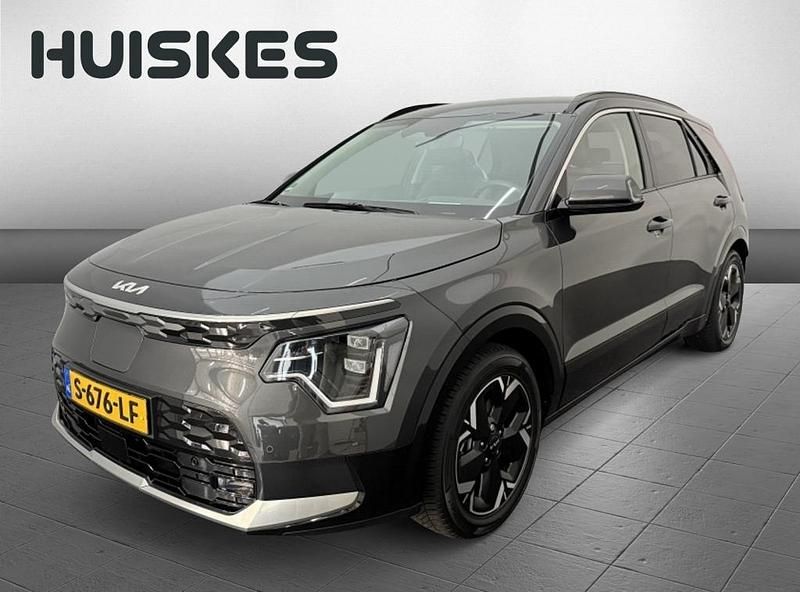 Grijs Gebruikt 2023 Kia e-Niro SUV | € 31.950 (Eerlijke prijs) - Afbeelding 1/4