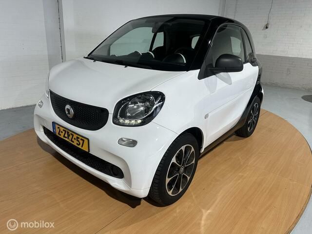 Wit Gebruikt 2015 Smart ForTwo Coupé Pure Hatchback | € 5.950 - Afbeelding 1/4