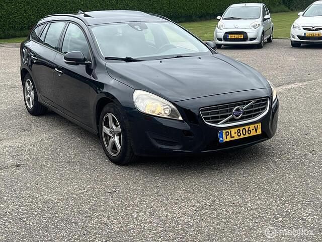 Zwart Gebruikt 2012 Volvo V60 Momentum Stationwagen | € 3.450 (Duur) - Afbeelding 1/4