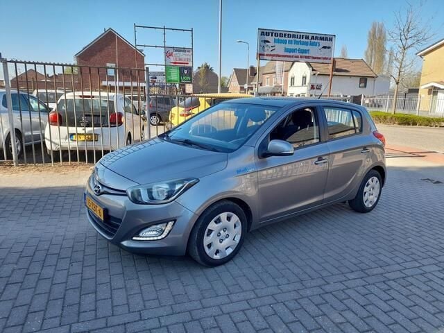 Grijs Gebruikt 2012 Hyundai i20 Hatchback | € 4.295 (Eerlijke prijs) - Afbeelding 1/4