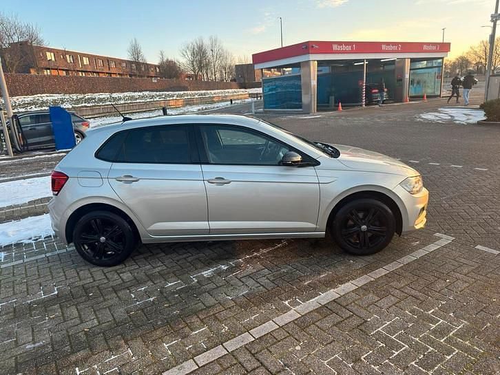 Occasion 2019 VW Polo Highline Sedan | € 14.500 (Eerlijke prijs) - Afbeelding 1/4