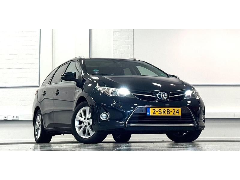 Occasion Toyota Auris 99 PK (72 kW) 2013 Grijs Stationwagen