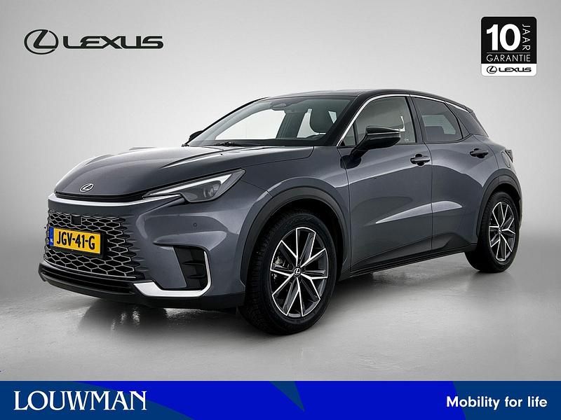 Grijs Occasion 2024 Lexus LBX SUV | € 35.945 (Eerlijke prijs) - Afbeelding 1/4