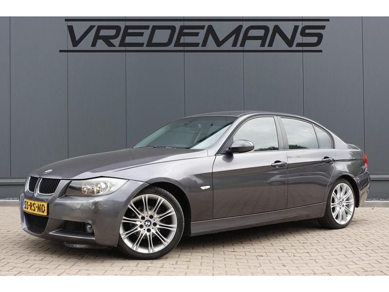 Grijs Gebruikt 2005 BMW 320 Executive Sedan | € 2.950 (Goede deal) - Afbeelding 1/4