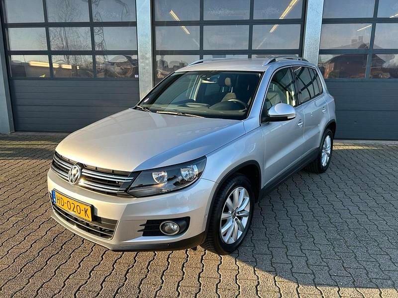 Grijs Gebruikt 2015 VW Tiguan Sportline SUV | € 16.830 (Eerlijke prijs) - Afbeelding 1/4