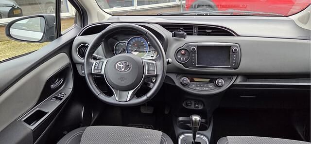 Occasion Toyota Yaris 75 PK (55 kW) 2015 Grijs Hatchback