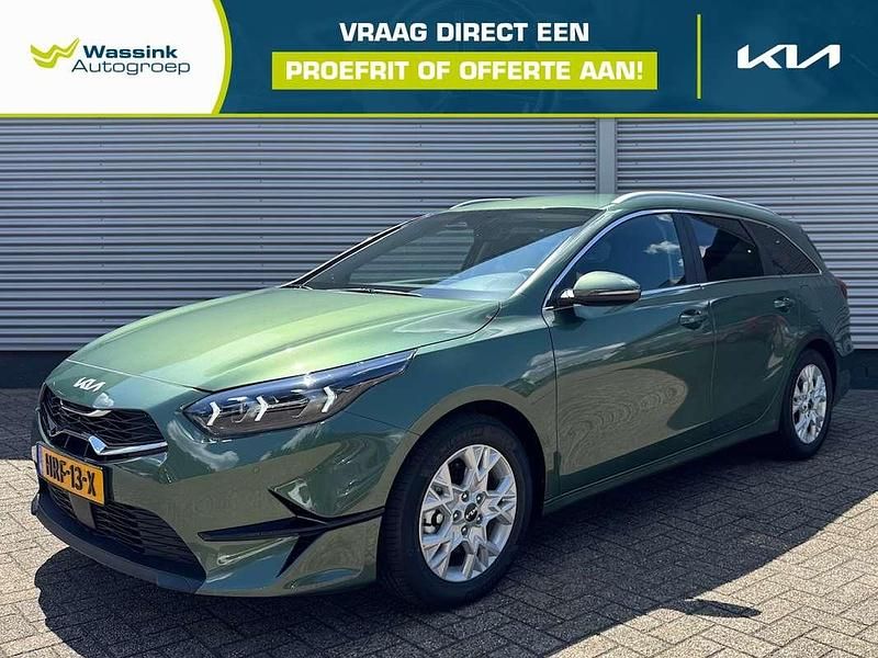 Groen Nieuw 2025 Kia Ceed Sportswagon Stationwagen | € 29.940 (Eerlijke prijs) - Afbeelding 1/4