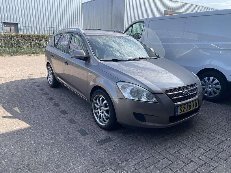 Gebruikt 2008 Kia Ceed Sedan | € 1.350 (Goede deal) - Afbeelding 1/4