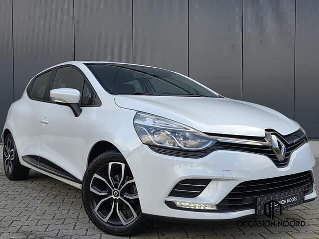 Wit Occasion 2016 Renault Clio IV Hatchback | € 8.485 (Eerlijke prijs) - Afbeelding 1/4