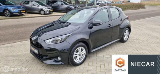 Occasion Toyota Yaris 91 PK (66 kW) 2024 Zwart Hatchback