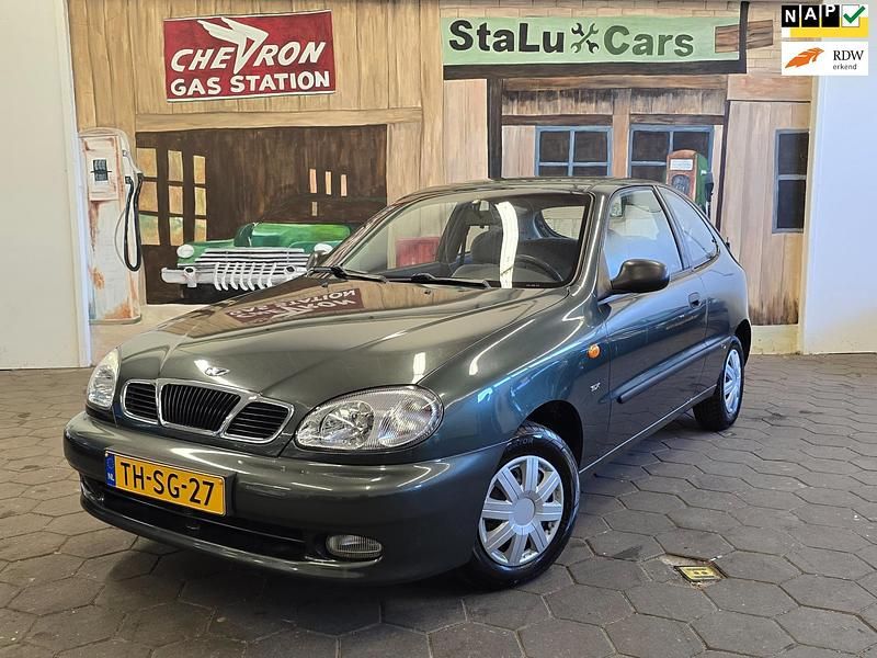 Grijs Gebruikt 1998 Chevrolet Lanos SX Sedan | € 1.750 - Afbeelding 1/3