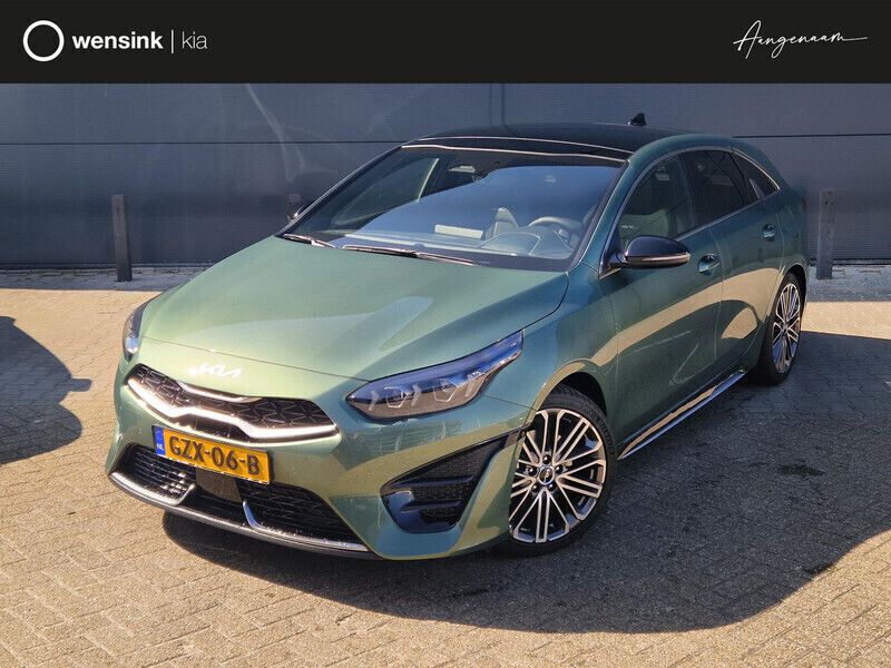 Groen Gebruikt 2025 Kia ProCeed Hatchback | € 39.935 (Eerlijke prijs) - Afbeelding 1/4