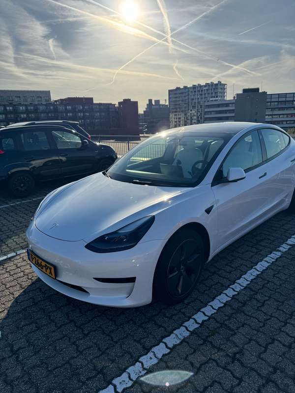 Gebruikt 2023 Tesla Model 3 Sedan | € 32.000 (Iets duurder) - Afbeelding 1/4