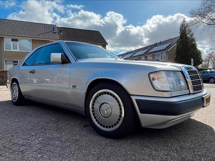 Gebruikt 1993 Mercedes E200 Coupé | € 7.999 - Afbeelding 1/4