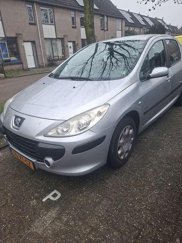 Occasion 2007 Peugeot 307 Hatchback | € 1.350 (Eerlijke prijs) - Afbeelding 1/4