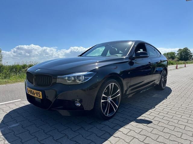 Zwart Gebruikt 2019 BMW 320 Executive Sedan | € 20.950 (Super prijs) - Afbeelding 1/4
