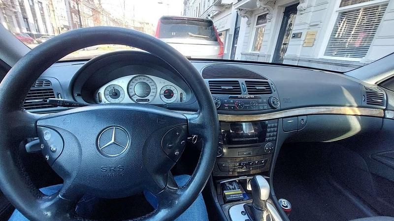 Gebruikt 2004 Mercedes E200 Avantgarde Stationwagen | € 1.500 - Afbeelding 1/4