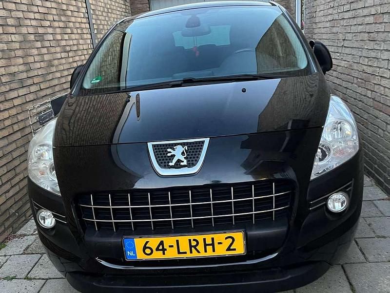 Zwart Gebruikt 2010 Peugeot 3008 Stationwagen | € 2.500 (Eerlijke prijs) - Afbeelding 1/2