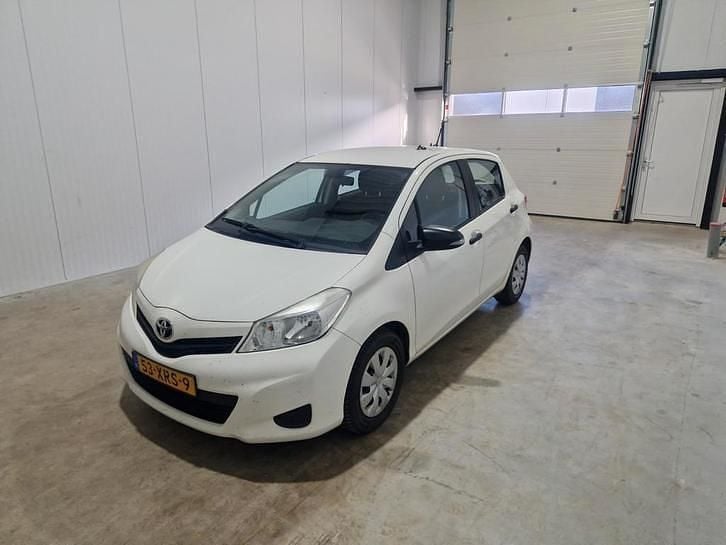 Gebruikt 2012 Toyota Yaris | € 3.950 - Afbeelding 1/4