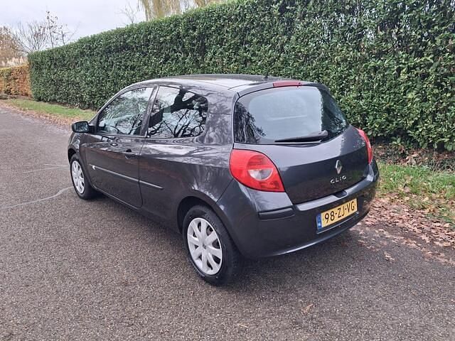 Occasion Renault Clio II 75 PK (55 kW) 2008 Grijs Hatchback