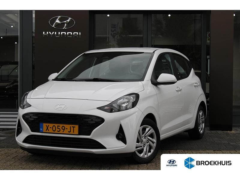 Wit Gebruikt 2024 Hyundai i10 Comfort Hatchback | € 16.300 (Eerlijke prijs) - Afbeelding 1/4