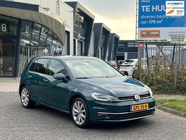 Groen Gebruikt 2017 VW Golf VII Highline Hatchback | € 15.250 (Goede deal) - Afbeelding 1/4