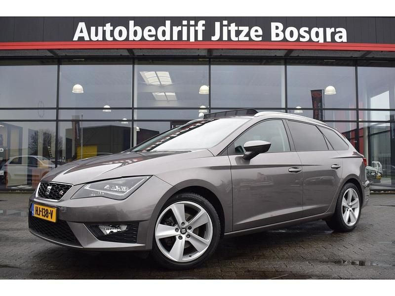 Grijs Occasion 2015 Seat Leon CONNECT Stationwagen | € 11.450 (Iets duurder) - Afbeelding 1/4