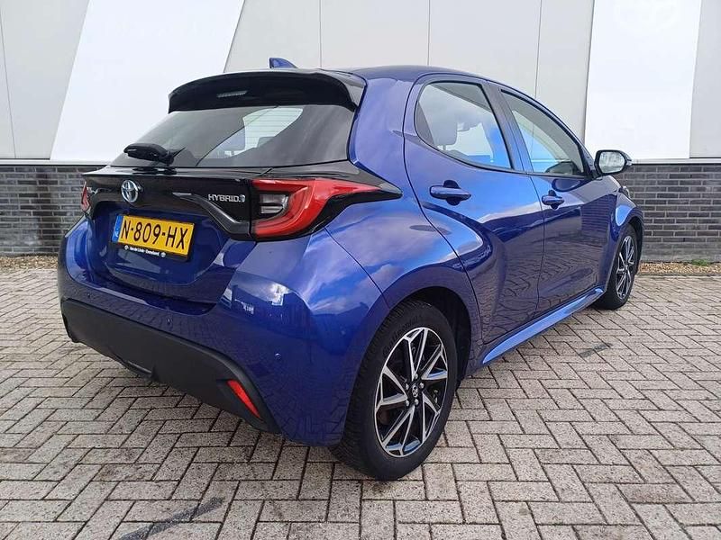 Occasion Toyota Yaris Hybrid 2021 Blauw Hatchback