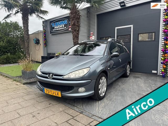 Grijs Gebruikt 2006 Peugeot 206 Stationwagen | € 1.249 (Eerlijke prijs) - Afbeelding 1/4