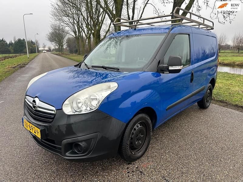 Blauw Occasion 2016 Opel Combo Edition Sedan | € 3.250 (Super prijs) - Afbeelding 1/4