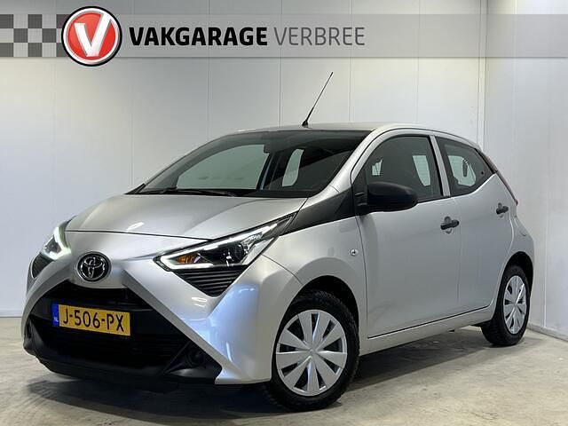 Grijs Gebruikt 2020 Toyota Aygo Hatchback | € 9.745 (Goede deal) - Afbeelding 1/4
