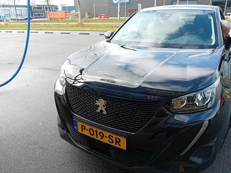 Occasion Peugeot 2008 131 PK (96 kW) 2022 Zwart SUV