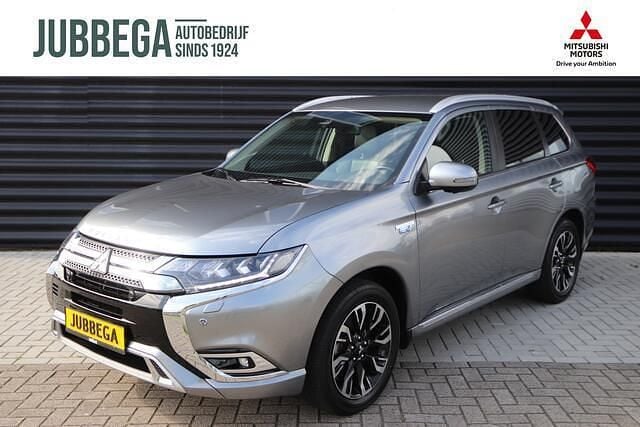 Grijs Gebruikt 2020 Mitsubishi Outlander Intense+ SUV | € 26.995 (Eerlijke prijs) - Afbeelding 1/4