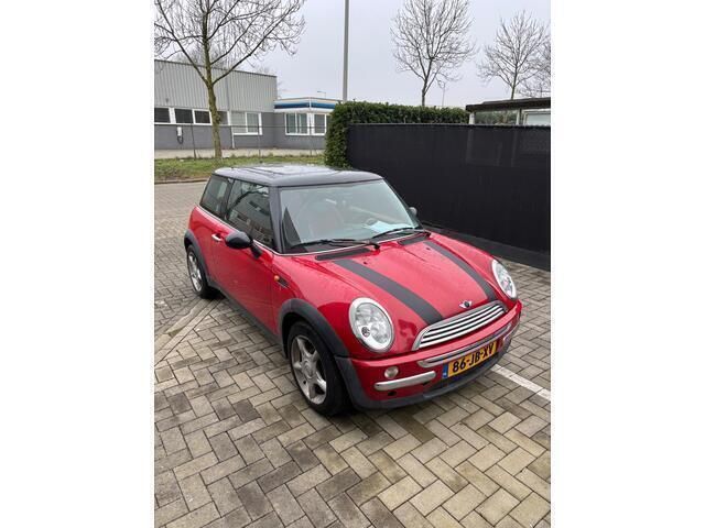 Rood Gebruikt 2002 Mini Cooper Pepper Hatchback | € 1.999 - Afbeelding 1/4