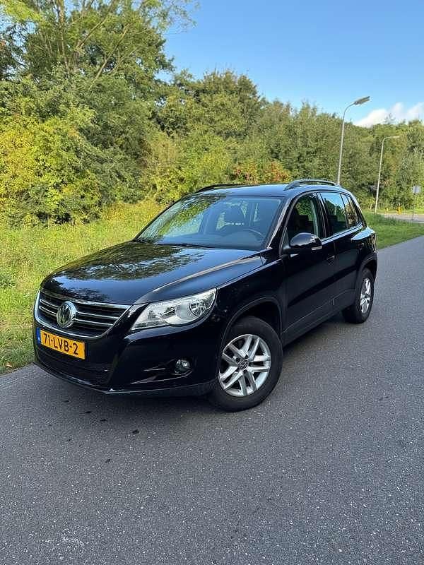 Zwart Gebruikt 2010 VW Tiguan Sport SUV | € 9.950 (Eerlijke prijs) - Afbeelding 1/4